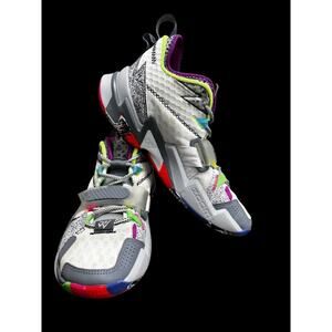 Nike
Jordan Russell Westbrook "Why Not?" Zer0.3 
White-Cool Grey 
Size 8
